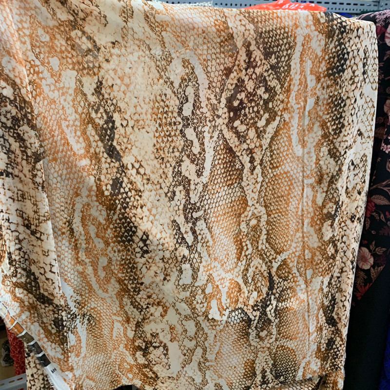 kain sifon motif snake - kain ceruty babydoll - kain ceruty motif sisik ular