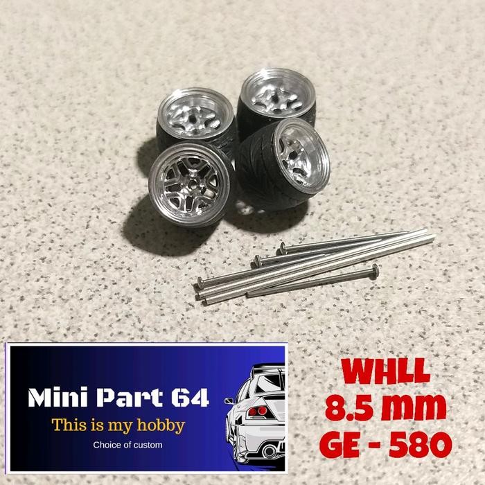 Diorama Diecast Ban Celong GE580 Miniatur Skala 64