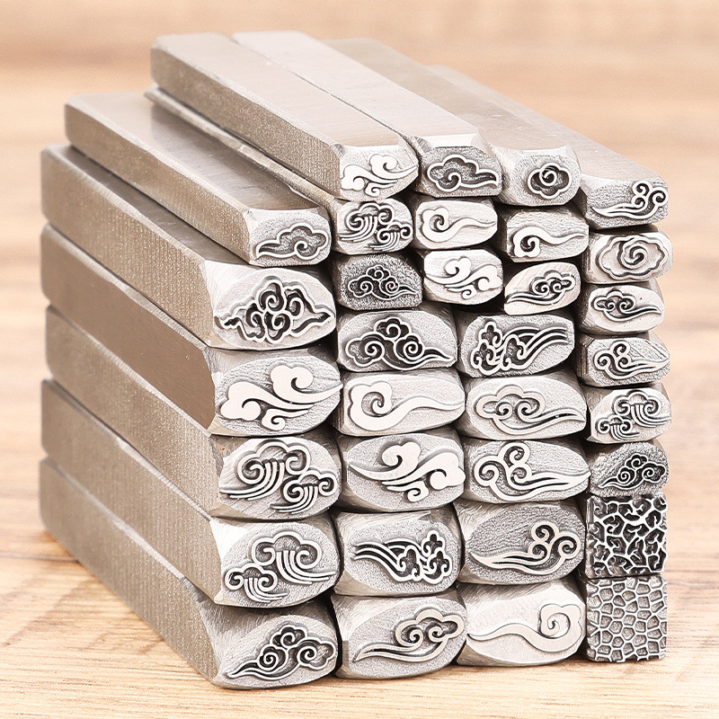 

Xiangyun chisels, Ji Yan steel stamps, gold and silver bracelets, chiselling tools, jewellery processing, carving moulds