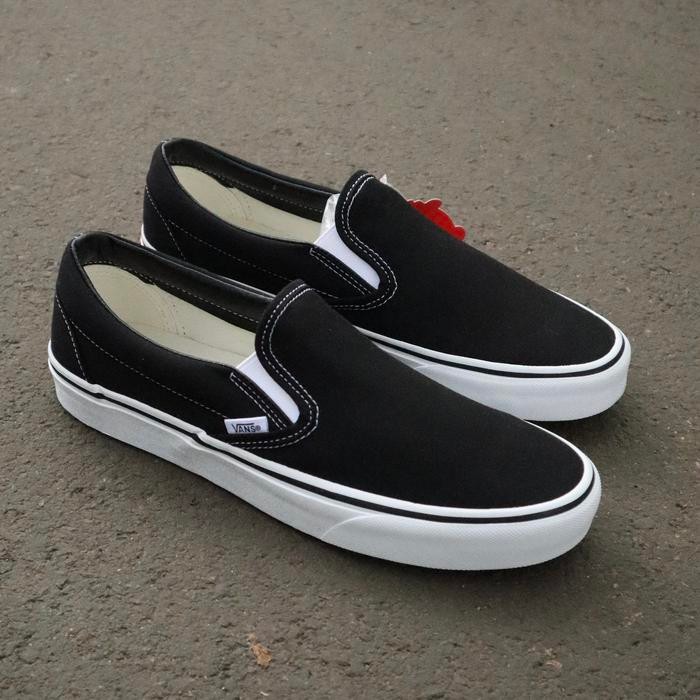 Vans slip on black white (Resmi PT NAVYA)