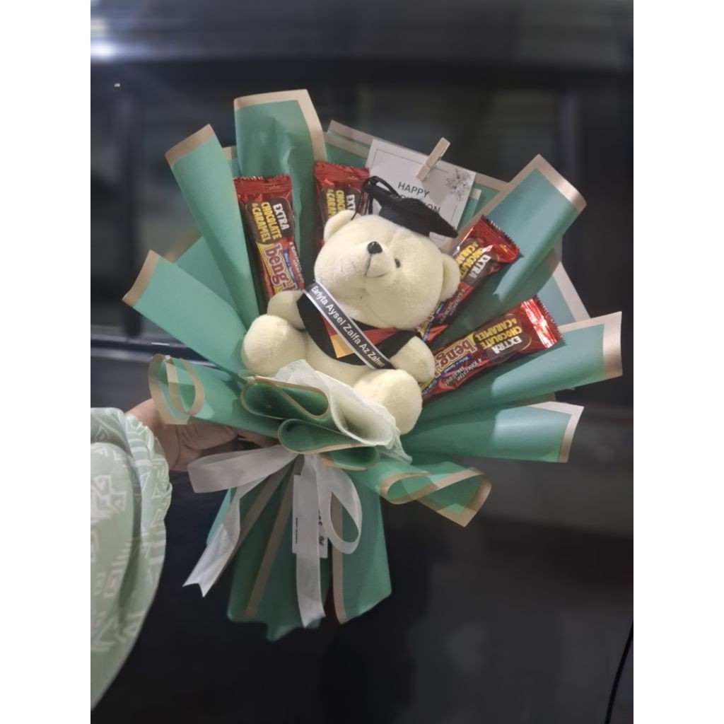 

PROMO BUKET BONEKA WISUDA/ BUKET SNACK/ GIFT BUCKET GRADUATION/ BUKET ULTAH/ BUKET SEMPRO