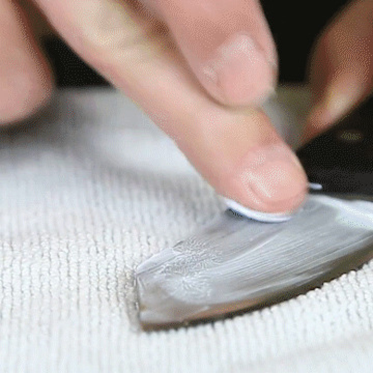 Multifunctional metal polishing paste