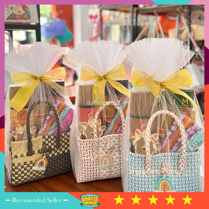 

Hampers Natal Keren Unik Lucu Murah kekinian / Parcel Galungan / Hampers Galungan / Parcel Tas Jali *PO 3hari*
