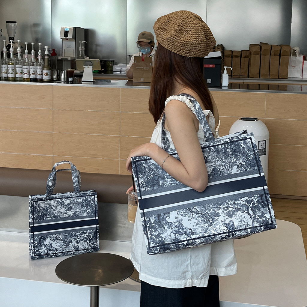 

Paper bag Hadiah Ulang Tahun Bag Ulang Tahun Tenteng Snack Baju Holiday Paper Tenteng