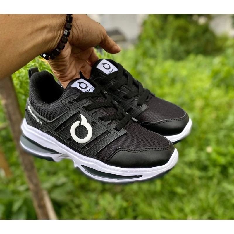 Promo Sepatu Running Ortuseight Outdoor Sekolah Hitam Putih Sepatu Sekolah Ortuseight