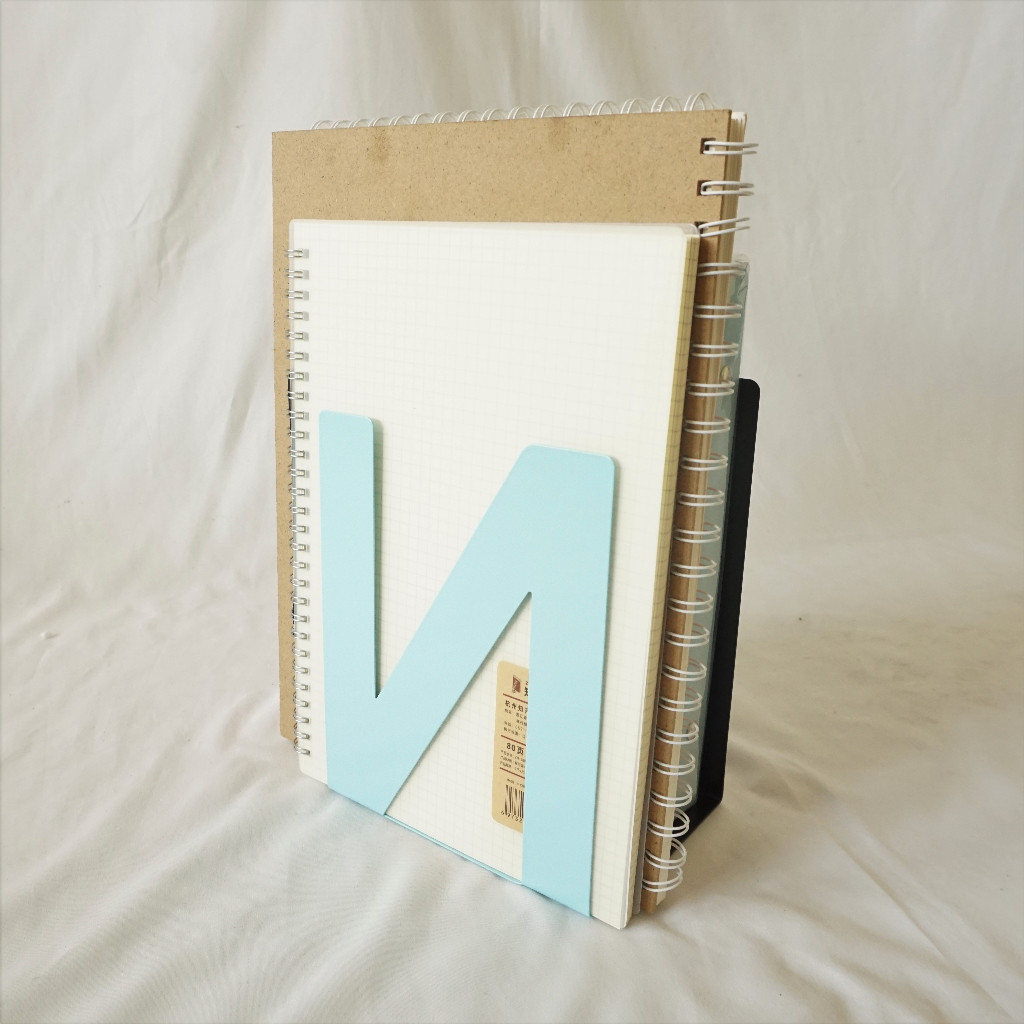 

BOOK END SET INISIAL / PEMBATAS BUKU BESI/ PEMBATAS BUKU HURUF