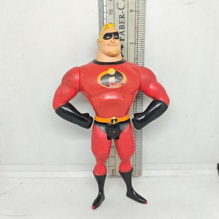 AKO,,, Action Figure 5' Deluxe Mr Incredibles Original Hasbro 2ND