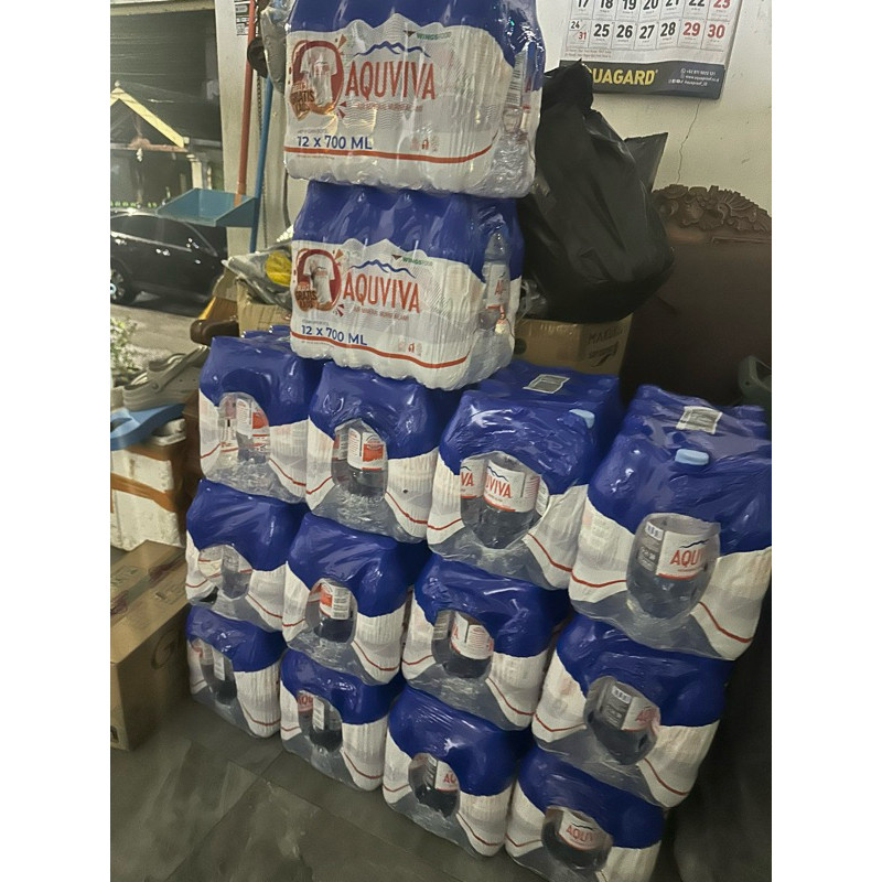 

AQUVIVA 700ml/250ml 700 ml 1 Dus 12 Botol/1600mlX6- Air Mineral Murni Alami Sedang Tanggung Pack Pak Karton Wings Food