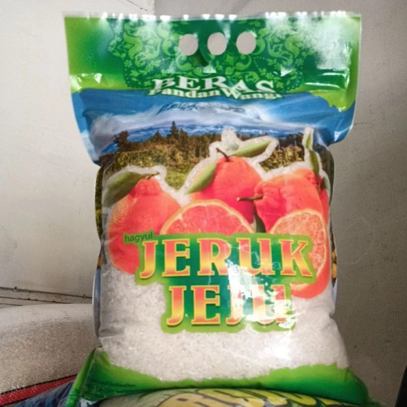 

PROMO !!! Beras Jeruk Jeju D'pulen Kualitas Terjamin 5 Liter