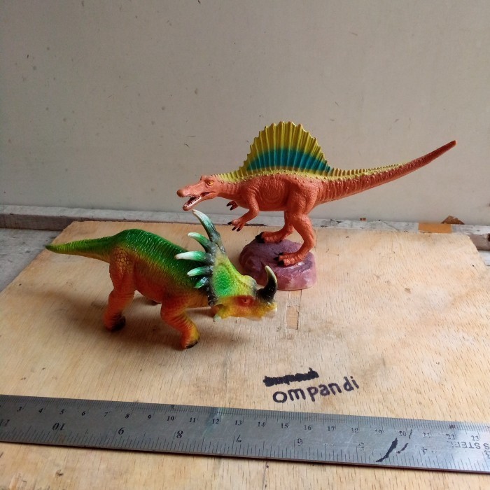 MS99 2 pcs figure hewan dinosaurus geoworld