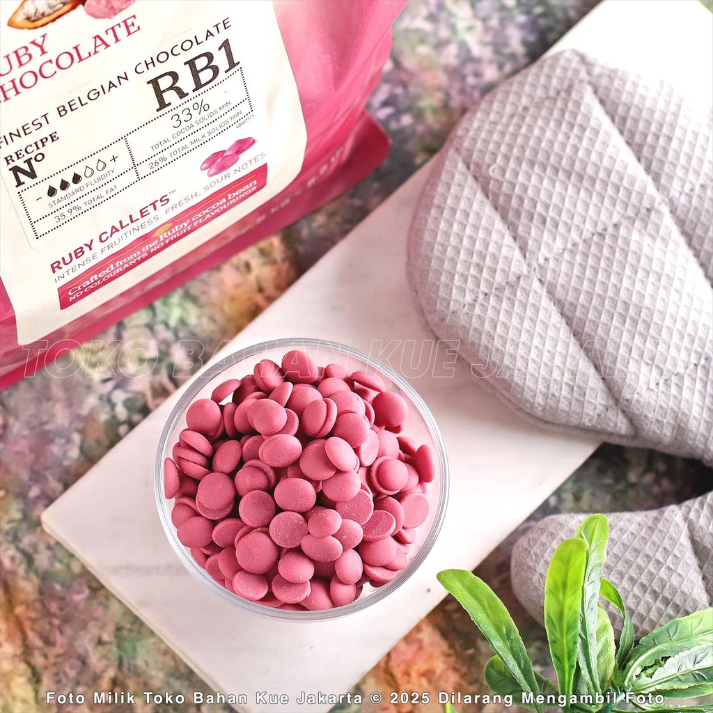 

Callebaut RUBY Couverture Chocolate 500gr RB1 Cokelat 47,3% Berry