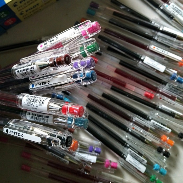 

Pulpen Hitec C Warna Warni / Pen Hi-Tech Pilot - Biru, 0.4mm