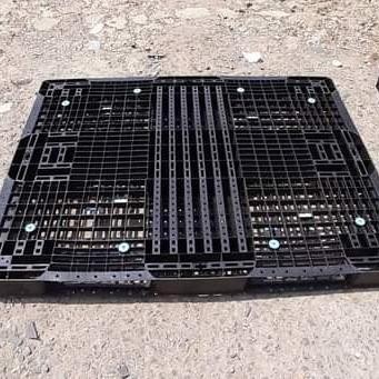 

pallet plastik uk. 110 x 140 x10cm