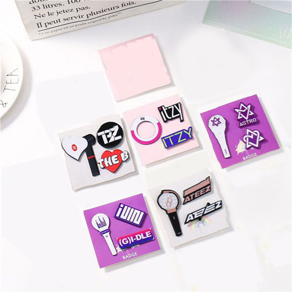 

Kpop ASTRO ATEEZ Brooches ITZY THE8 Badge (G)I-DLE Brooch SOOBIN MARK JUNGWON Bag Backpack Pins Pendant Fans Gift