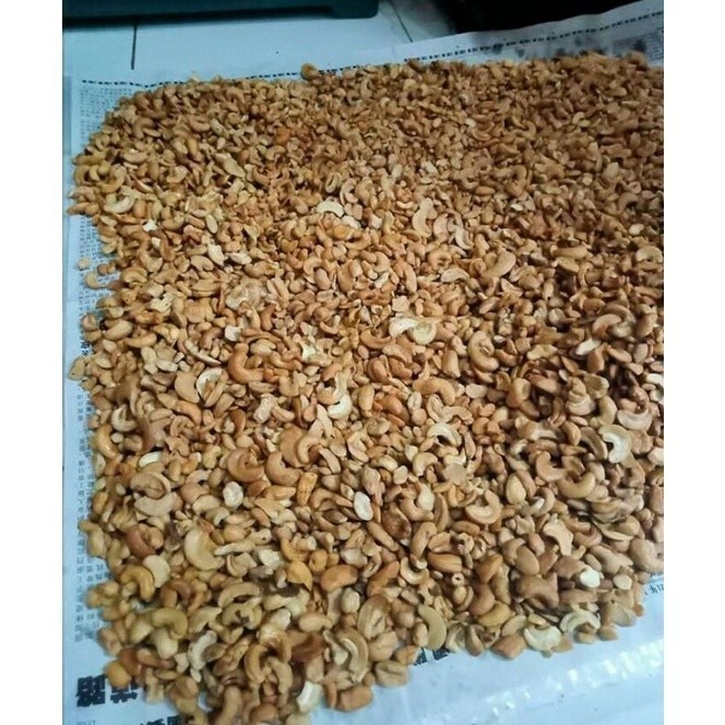 

kacang mede patahan mateng 1 kg
