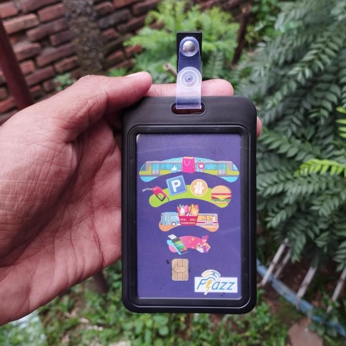 

Promo Tempat nametag id card hardcase transparant plus penjepit jepit hitam