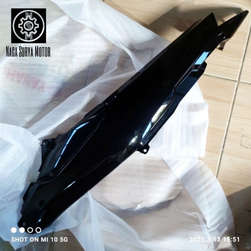 Cover body kanan Yamaha Vega R New 4D7-F1741-00-33 ORI YGP