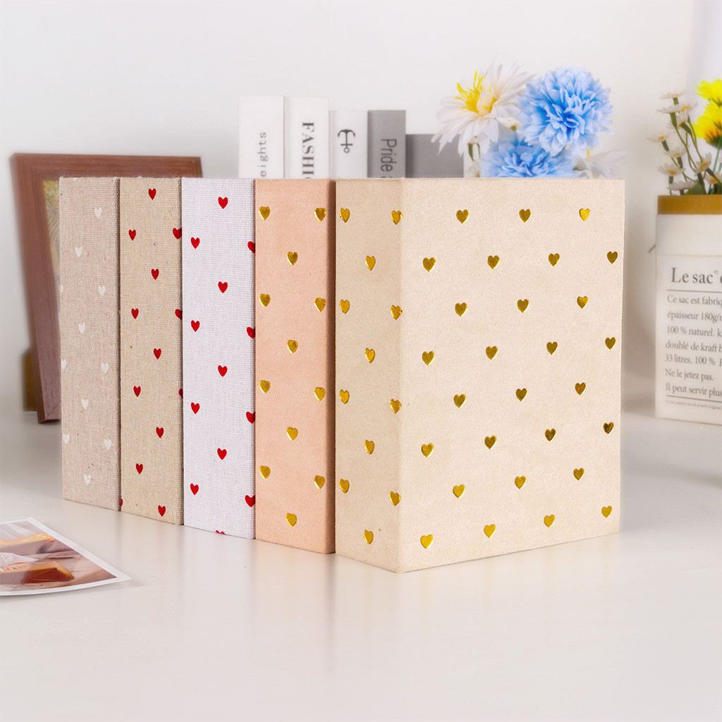 

1 exquisite 6-inch fabric photo album with 100 pictures as a commemorative gift for friends and couples