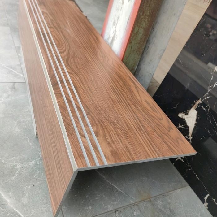 granit tangga motif kayu uk 30×120&20×120/set