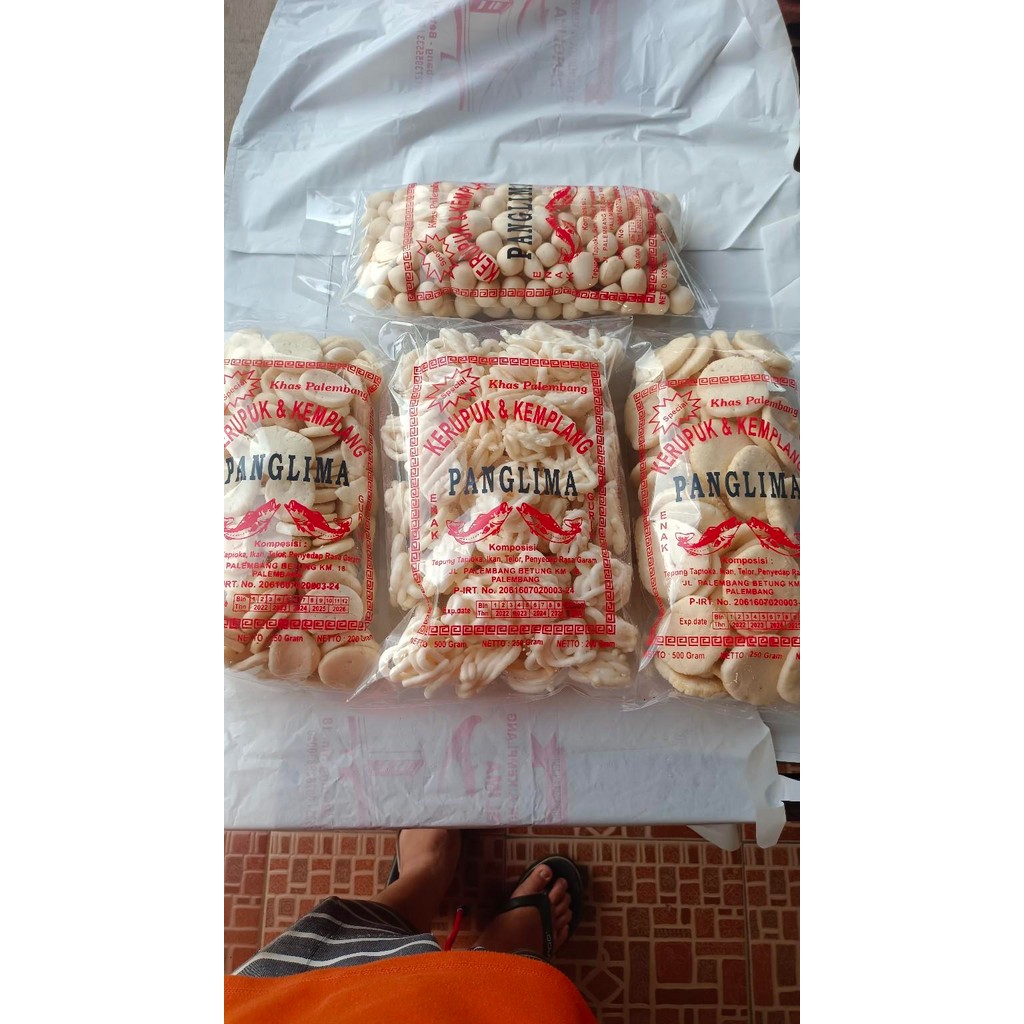 

Paket L 4 bungkus ( 1 getas , 1 mini , 1 sanggul, 1 kancing super) semua 250 gram Terlaris