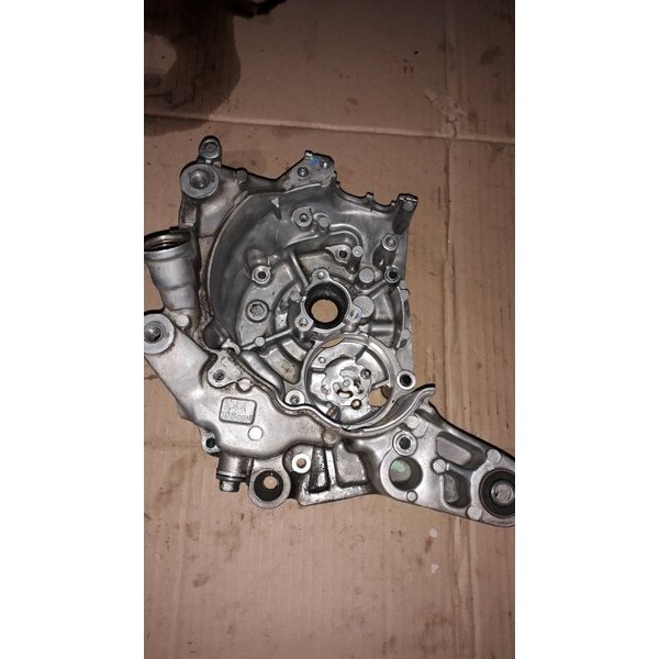 krengkes kalter crankcase assy .krengkes kanan .karter beat esp beat pop beat new scoopy esp origina