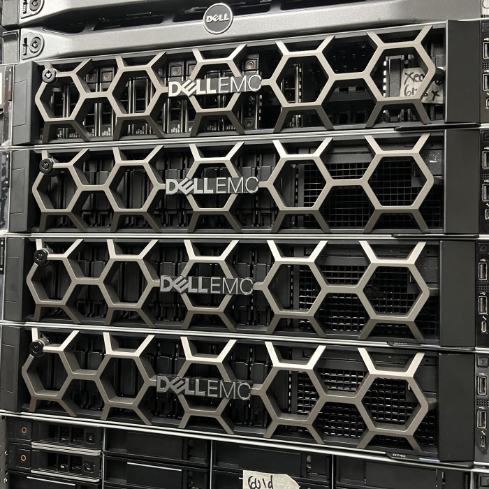 Server Dell R740 Dual Xeon PLATINUM 8160 (48C 96T) 256GB SSD SAS 3.84T