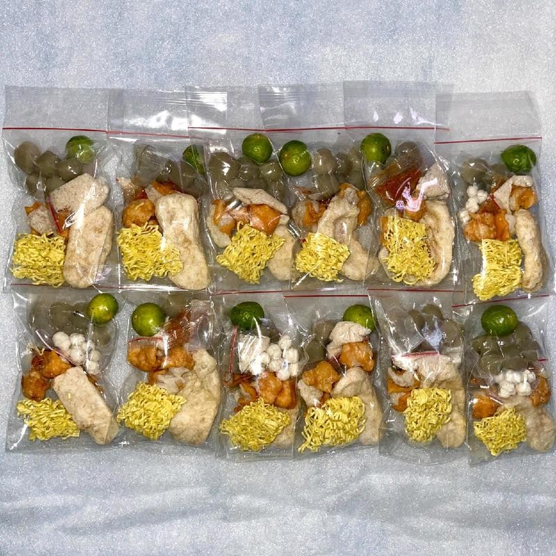 

Paket 12 Bungkus Boci Mie Mini Kangfood Kuah Pedas Instan baso aci