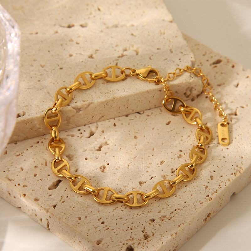 JK  Gelang Titanium Anti Pudar Desain Unik Hidung Babi Emas Rantai Chic Elegan untuk Wanita