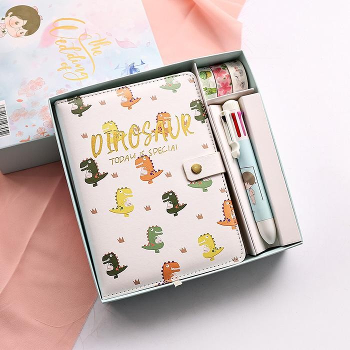 

3 In 1 Gift Set Notebook / Set Alat Tulis Notebook Pulpen Mekanik & Washi Tape AT0162 - Camera