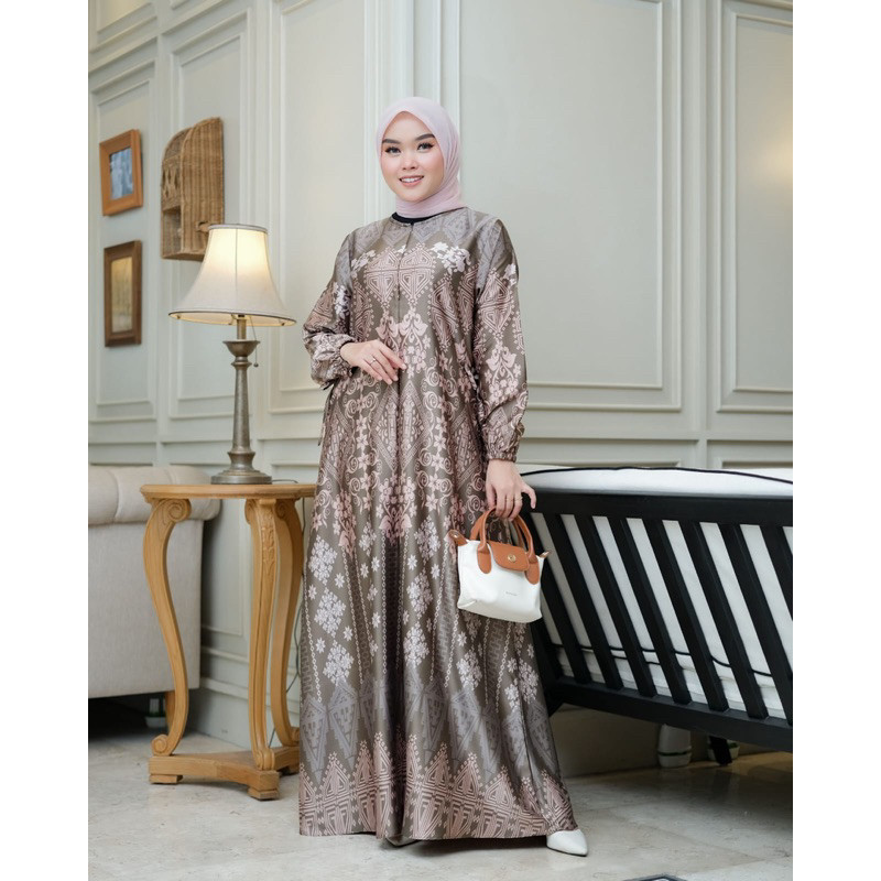 Tiara dress gamis silk motif lebaran bahan silk jumbo busui
