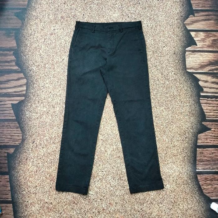 celana panjang pria UNIQLO celana chinos hitam stretch bahan melar formal casual size 31