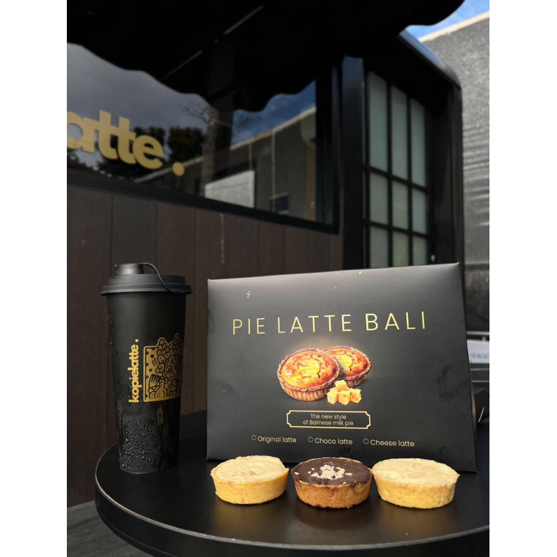

Pie Latte Box Khas Bali | Oleh Oleh Khas Bali