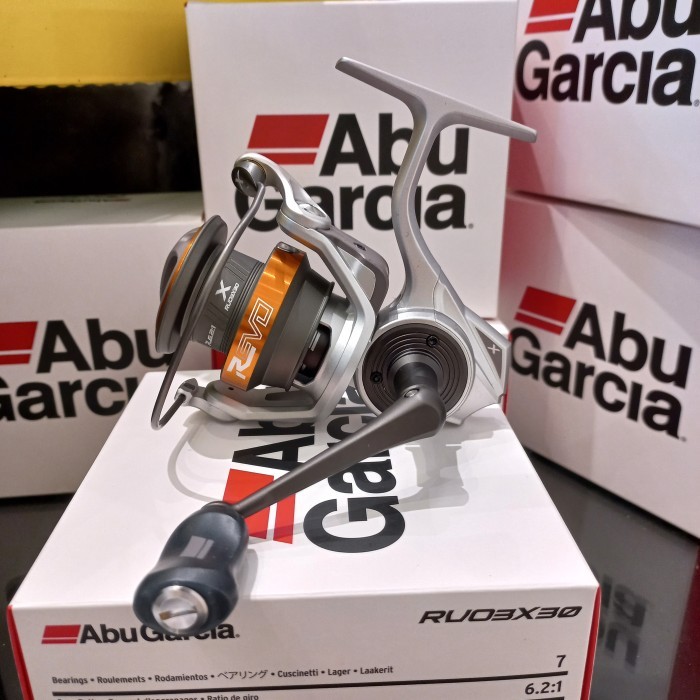 REEL ABU GARCIA REVO3 X SP30,SP40