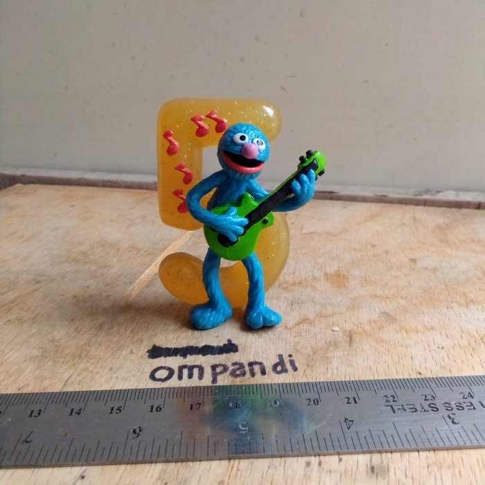 figure kartun sesame street grover Toishop