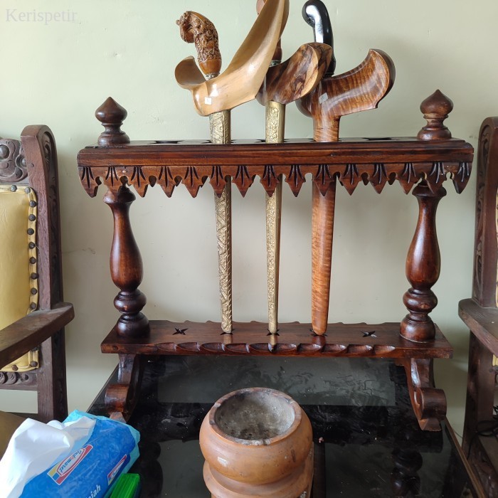 

Jagrak Keris Kayu Jati lb 5 murah