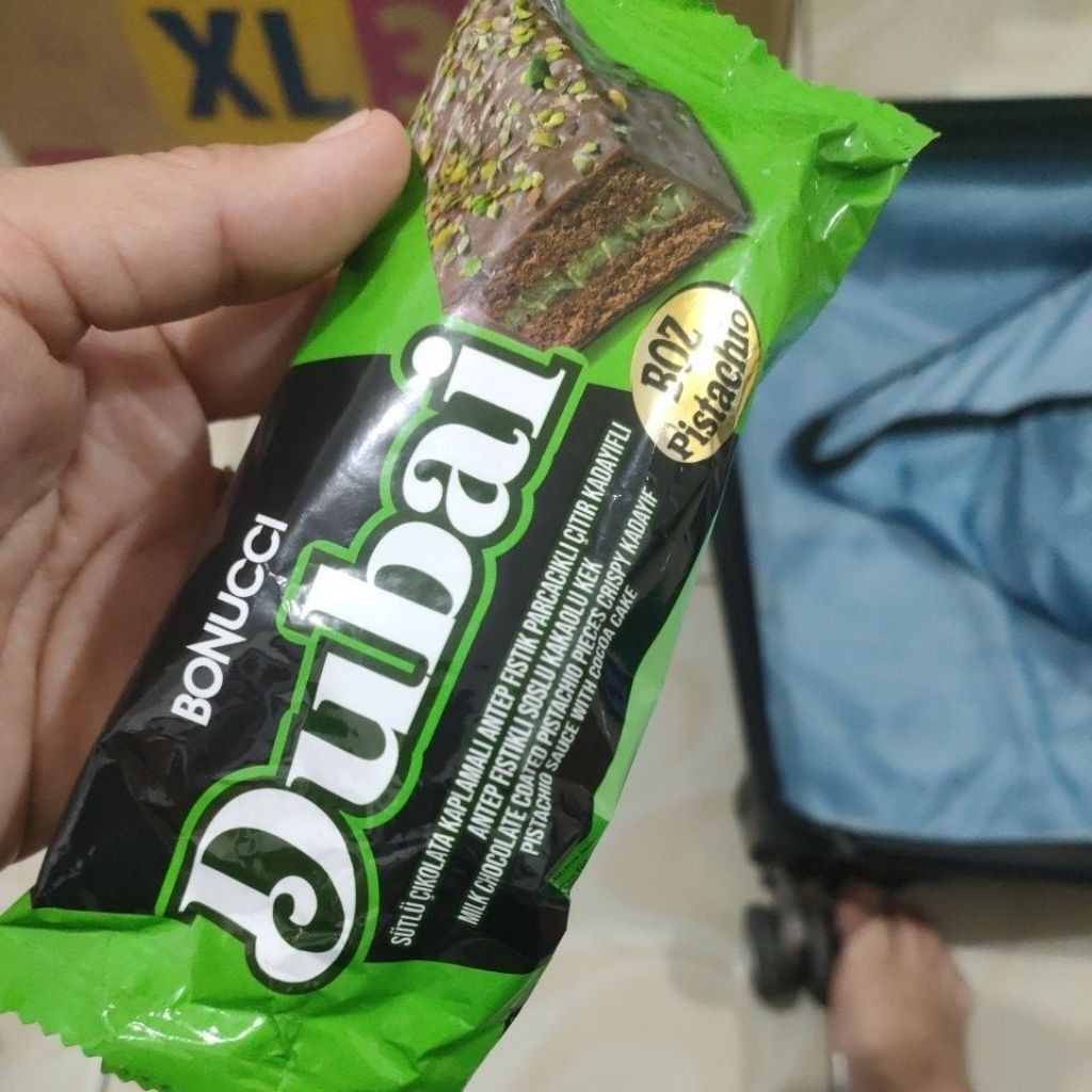 

Bolu coklat dengan full pistachio asli dari Turki