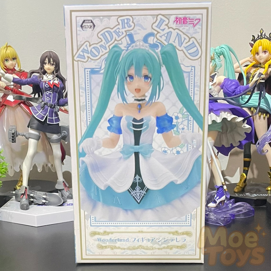 Taito Wonderland Figure - Hatsune Miku Cinderella