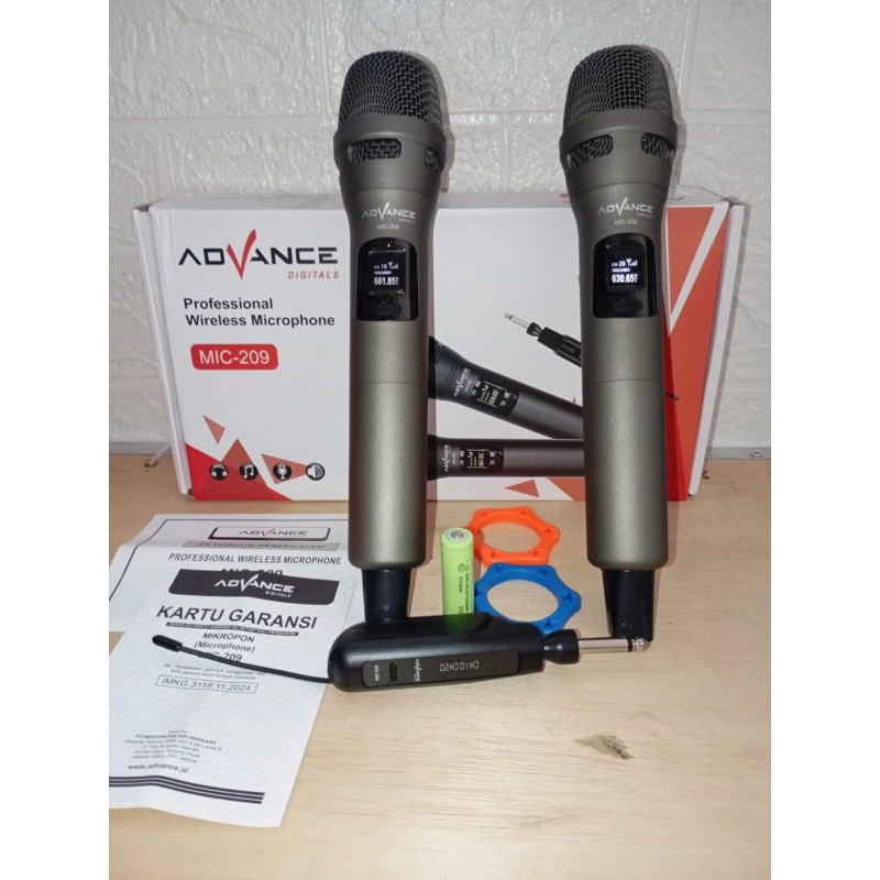 Mic Wireless Advance 209 Mic bisa di cas