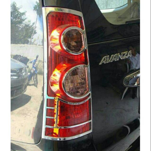 Garnish belakang avanza vvti