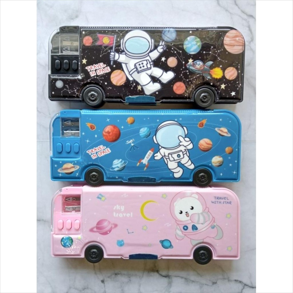 

(Mobil) Kotak Box Pensil Pencil Case Magnet Bentuk Karaktet Bis ada terdapat roda rautan multifungsi bolak balik untuk anak laki laki cowok cewek perempuan