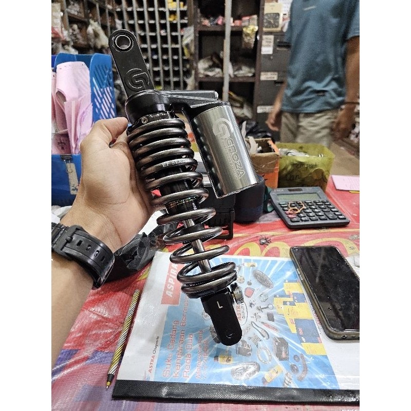 Shock Groza Tabung Atas Vario 125-150 Clik Fungsi