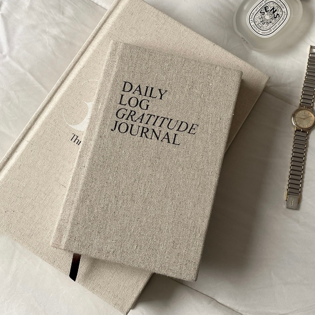 

Journal Book / Buku Jurnal / Jurnal Book Aesthetic / Buku Diary Aesthetic / DAILY LOG GRATITUDE J.