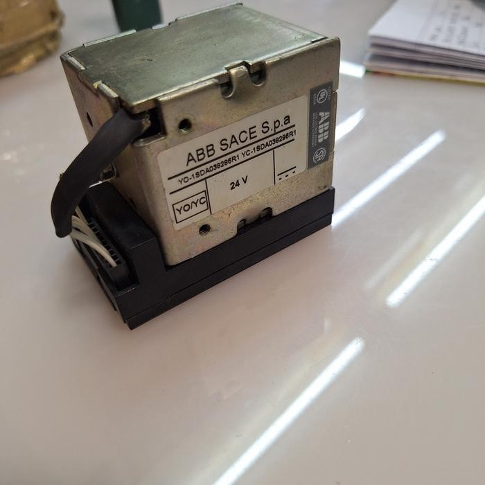 ABB SACE S.P.A COIL 24V YO-1SDA038286R1 YC-SDA038296R1