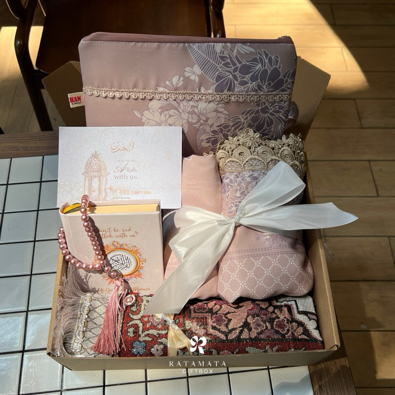 

Hampers Mukena Set Seserahan Alat Sholat Hadiah Pernikahan Kado Istri Kado Cewek Hampers Wisuda Hadiah Ulang Tahun