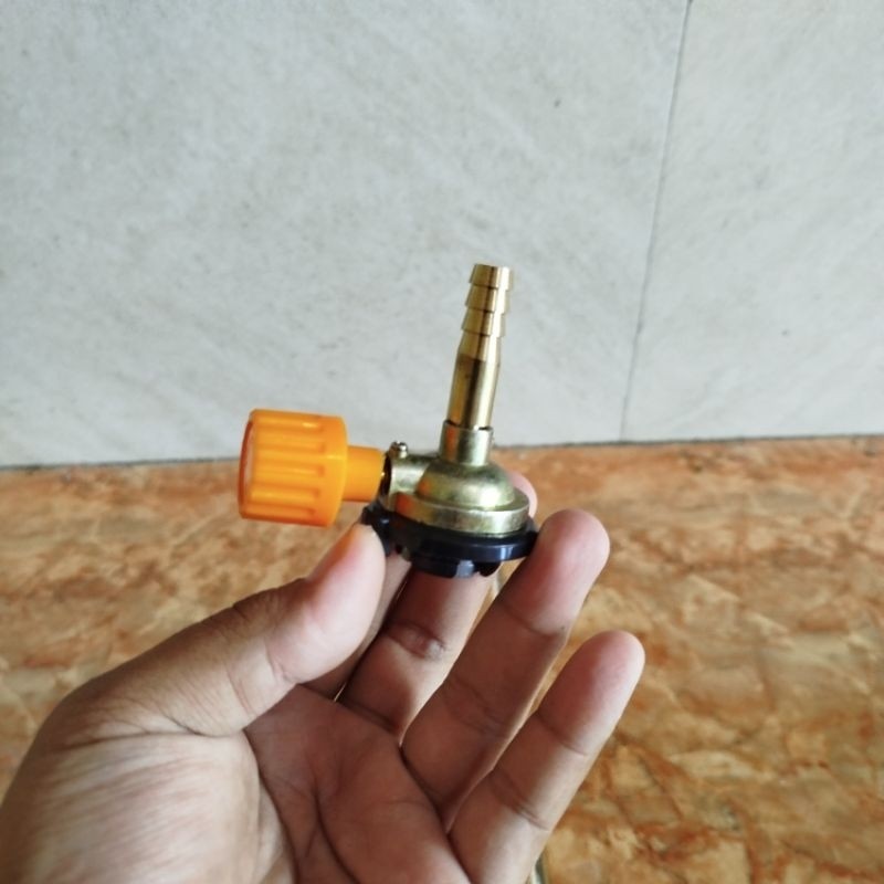 Kran konektor gas kaleng portable untuk refil isi ulang menggunakan selang kompor gas