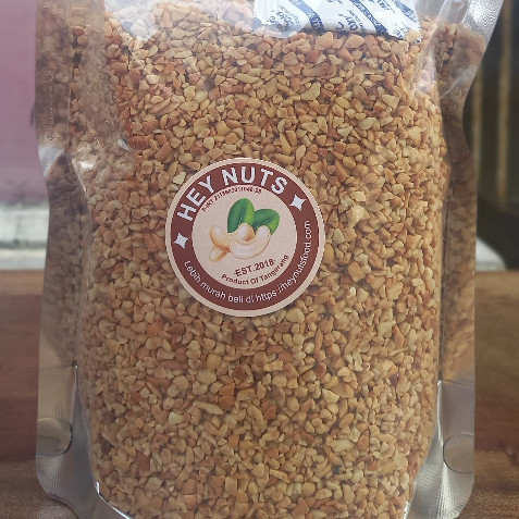 

Kacang Mete Oven Panggang Pecahan 2-3mm Topping Kue Kering 500 gram