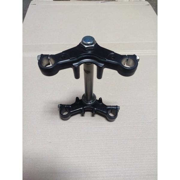 Segitiga Atas Bawah Satria Fu Original Segitiga Shockbreaker depan Satria Fu 150 Karbu Ori Atas bawa