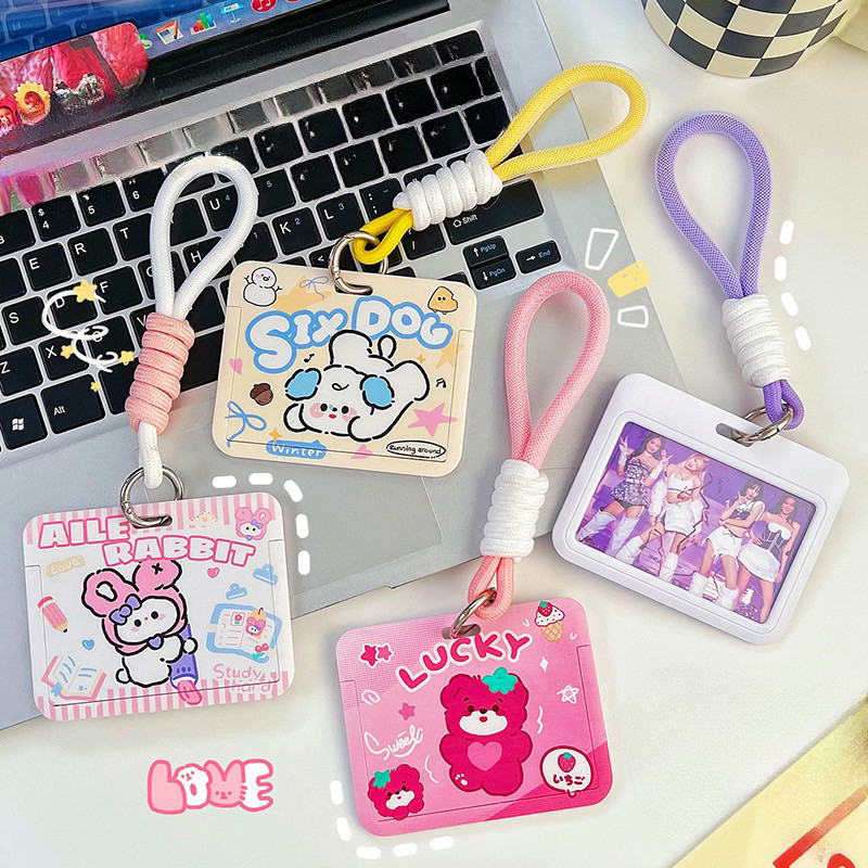 

Pomponi Card Holder Pelindung Kartu Motif Kartun Gaya Korea Untuk Sekolah/kantor RT51