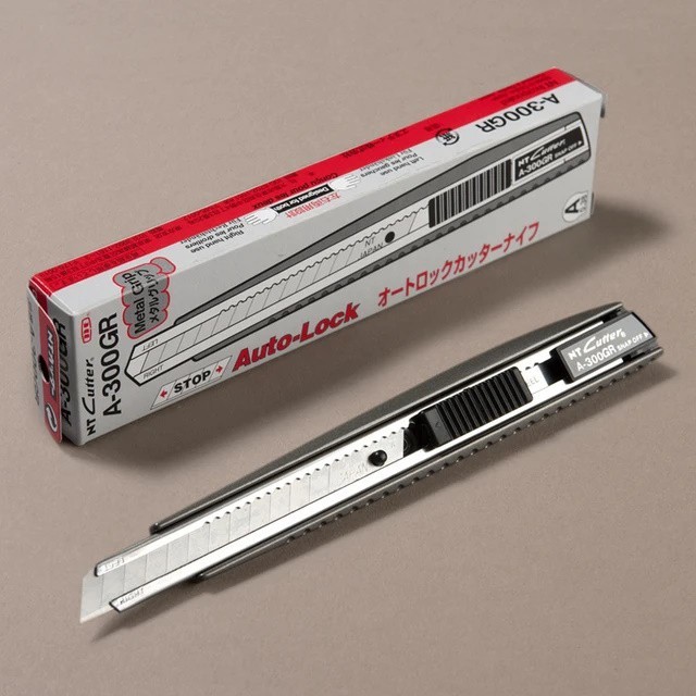 

NT Cutter Metal A A-300 GR (Body Logam/Besi) Original Jepang Japan Auto Lock Metal Grip Premium A300 A-300GR