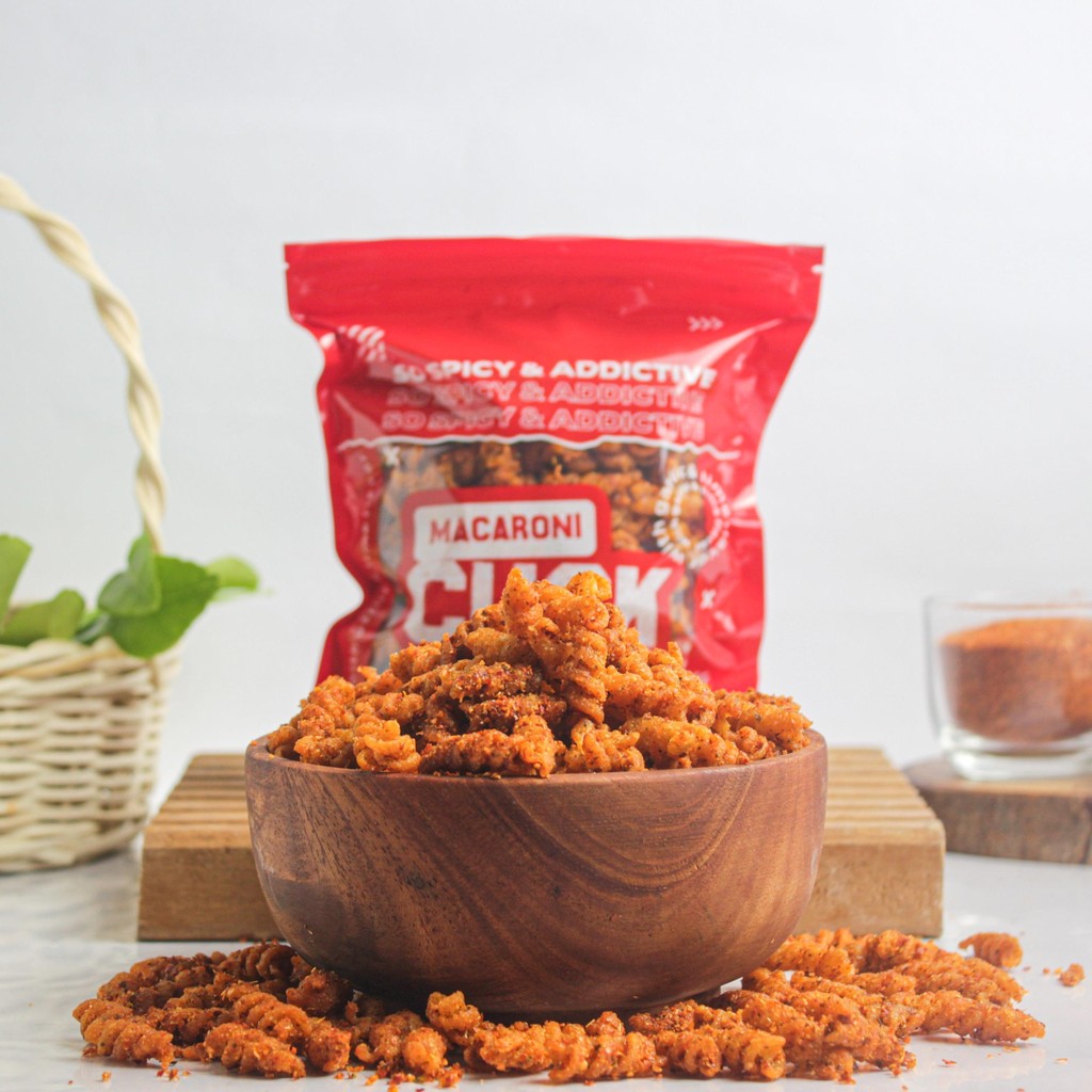 

Macaroni Cuck Makaroni Spiral Pedas Balado Kemasan Reguler 80 Gram Snack Cemilan Pedas Asin Food Makanan